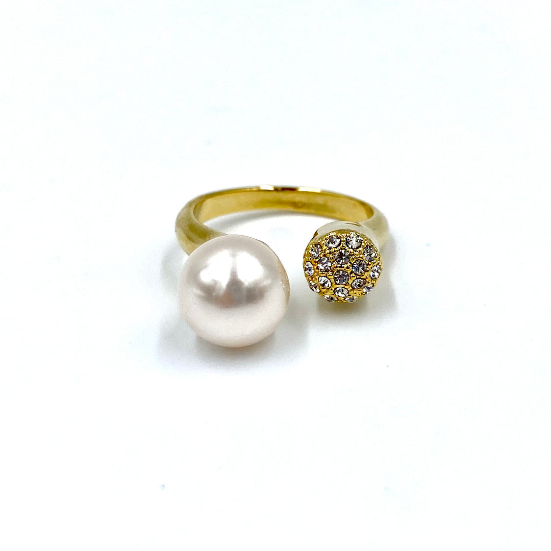Elegant cream pearl & gold set