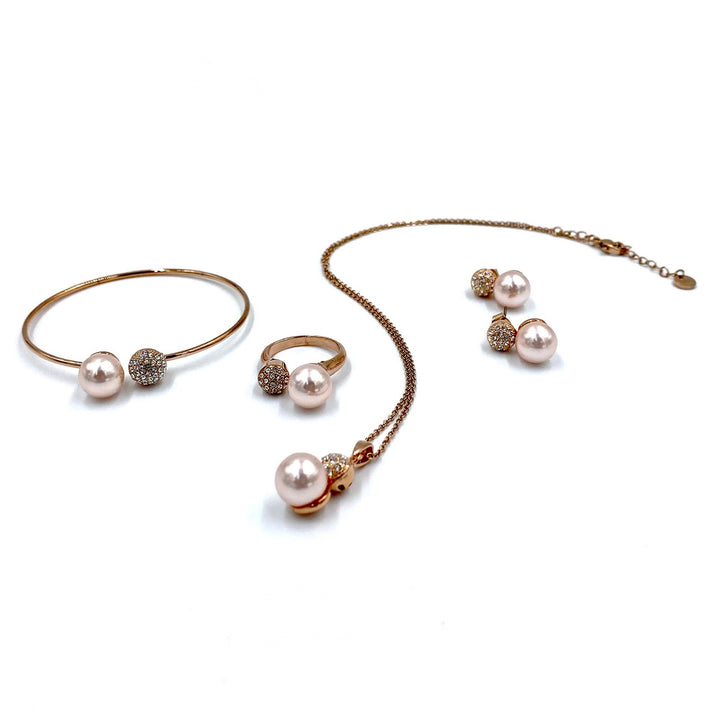 Elegant rose gold and pink pearl set