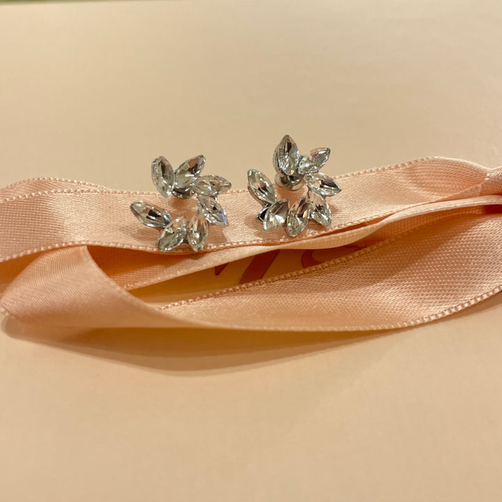Studs earrings