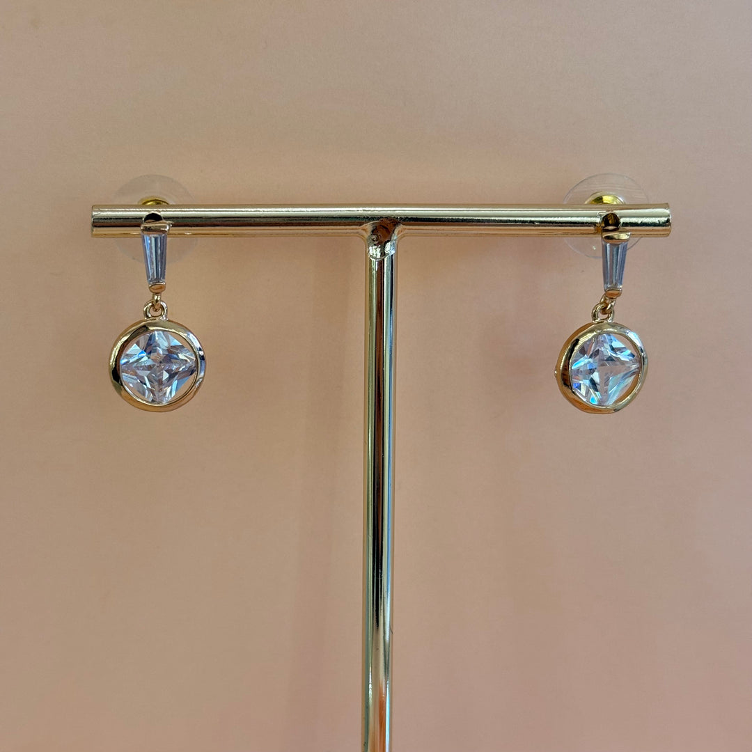 Baguette and round zircone gold plated earrings