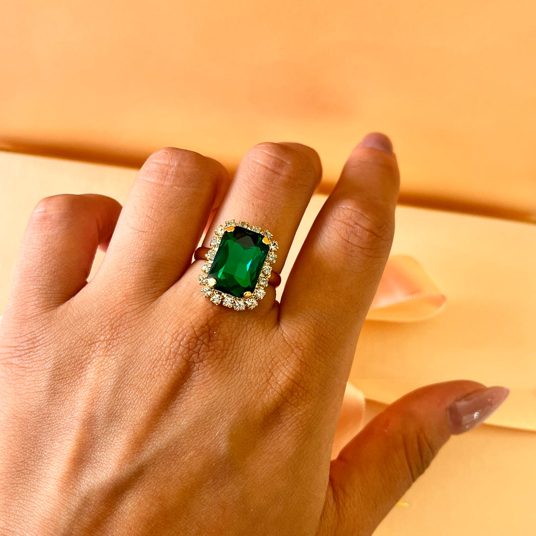 Dark green Preciosa crystals set