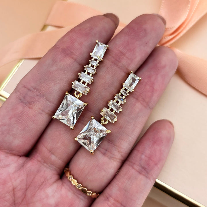 Elegant earrings