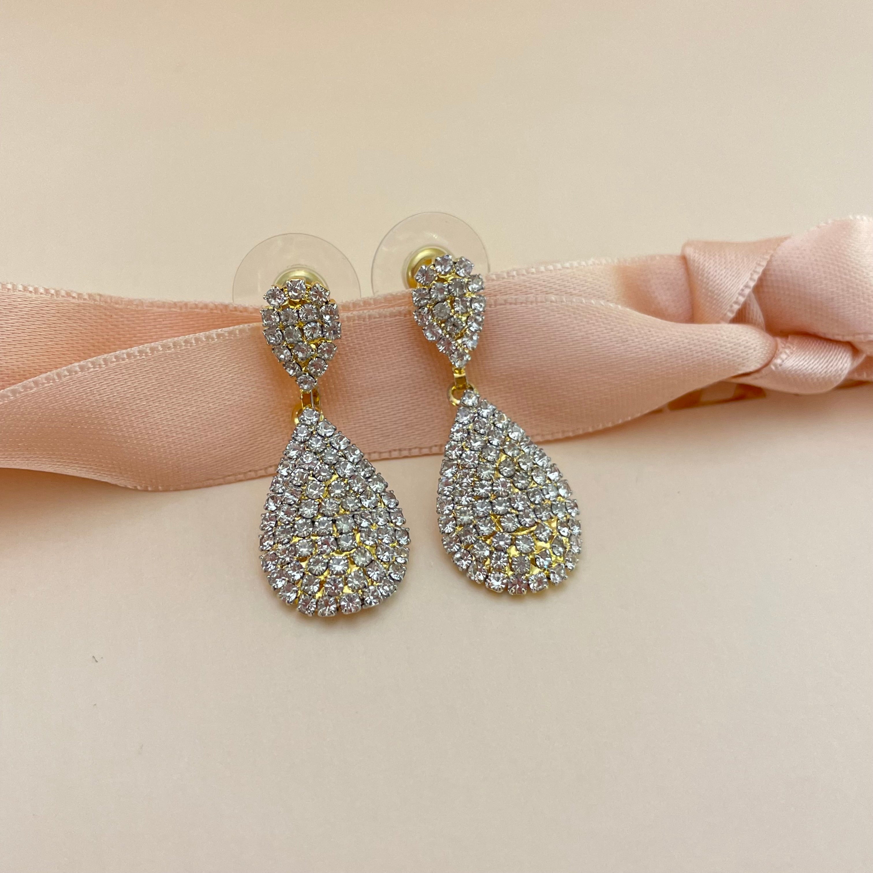 Teardrop earrings