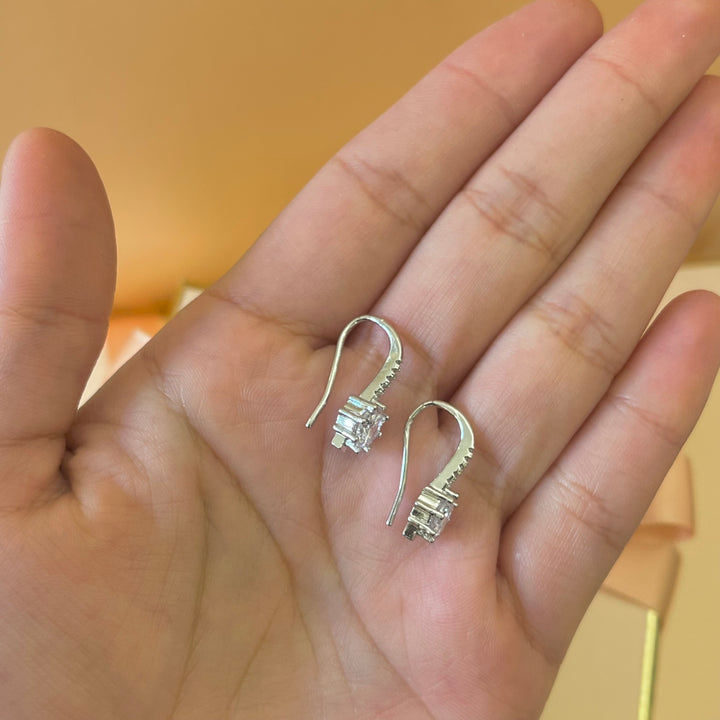 Silver zircone round hooks