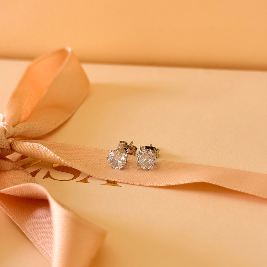 Medium solitaire zircone silver studs