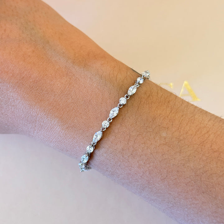 Dainty marquise zircone silver bracelet