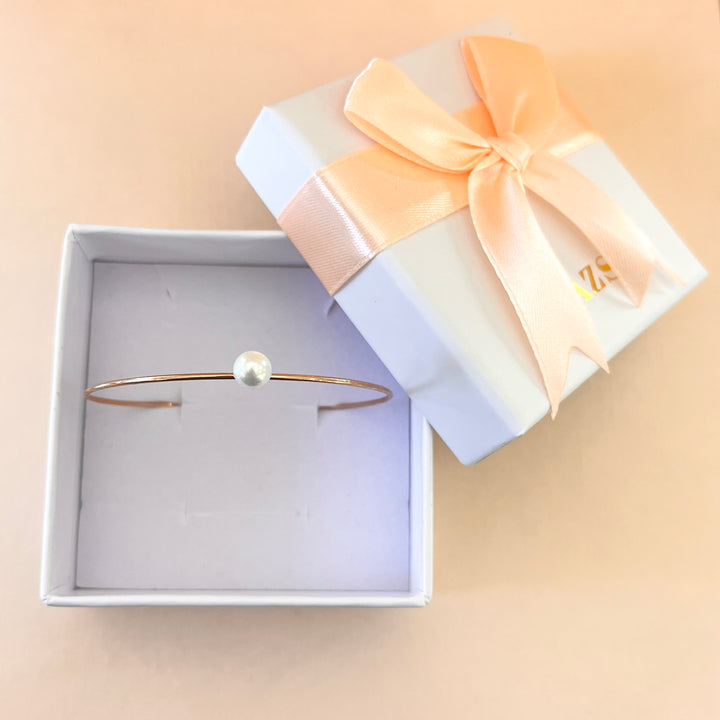 Pearl rose gold plated bangle