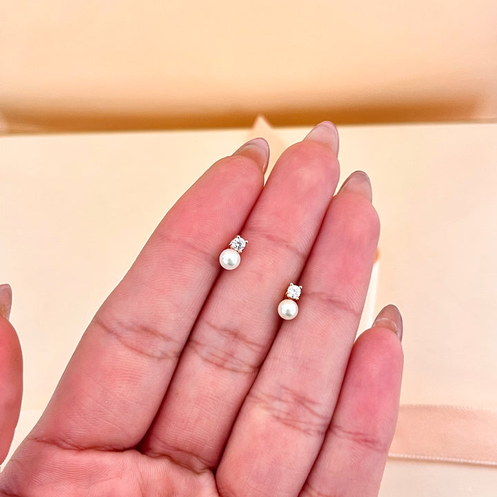zircone and white pearls rose gold plated studs