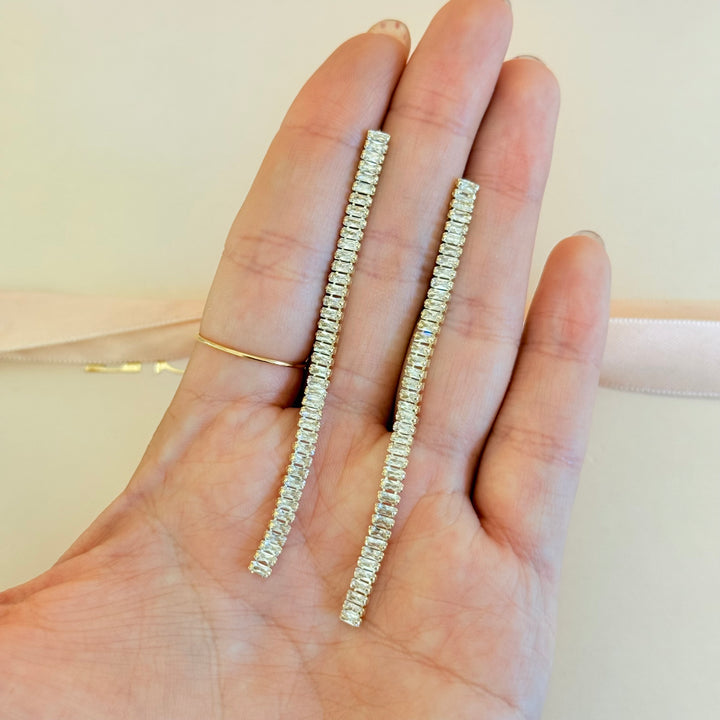 Long baguette zircone gold plated earrings