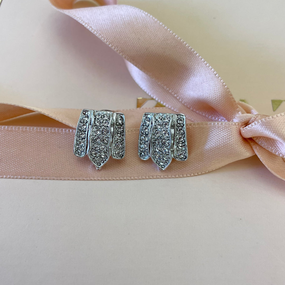 Elegant studs