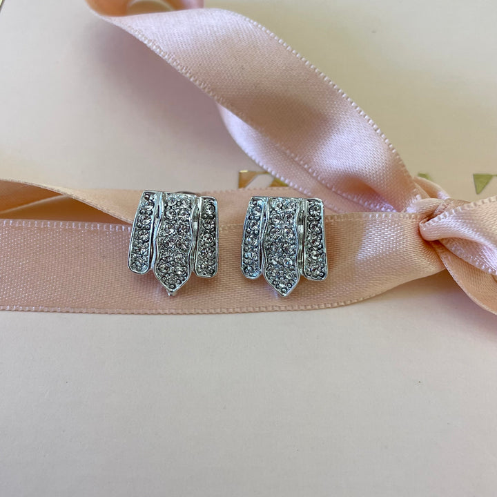 Elegant studs