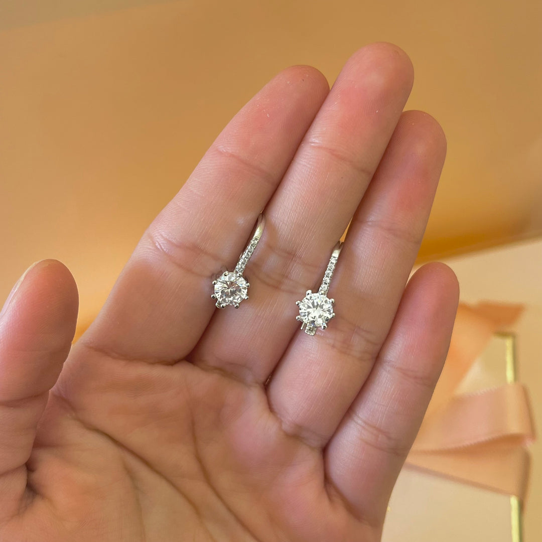 Silver zircone round hooks