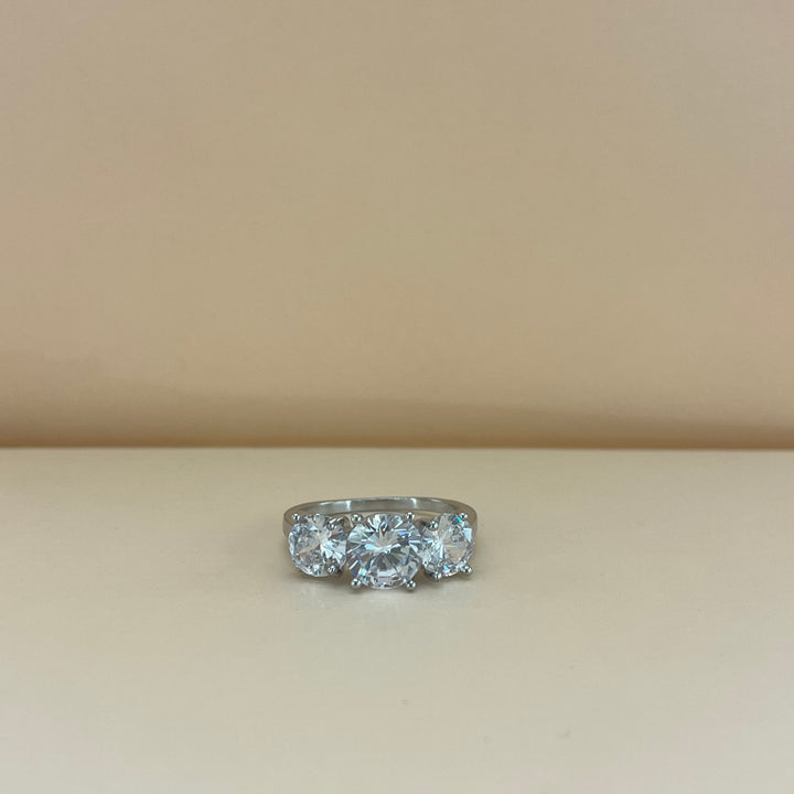 Trilogy ring