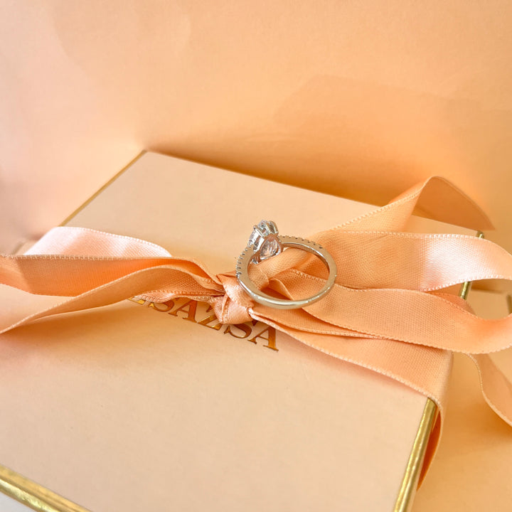 Zircone teardrop sterling silver ring