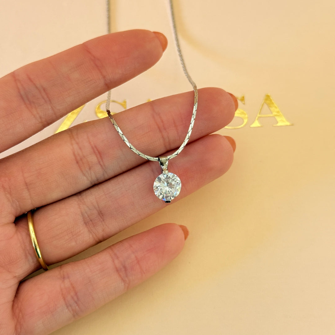 Medium solitaire zircone silver pendant