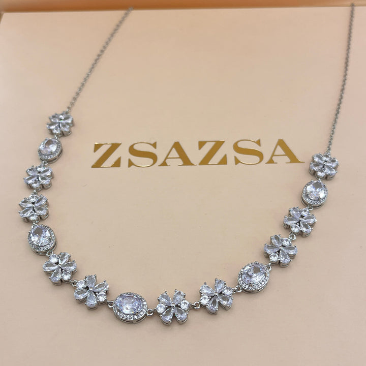 Elegant silver zircone set