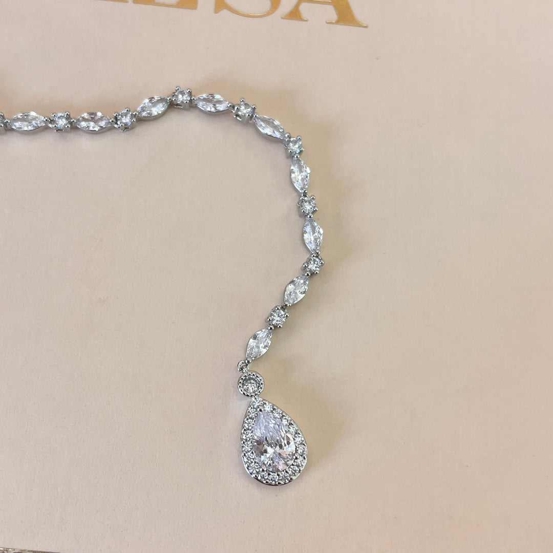 Zircone back necklace