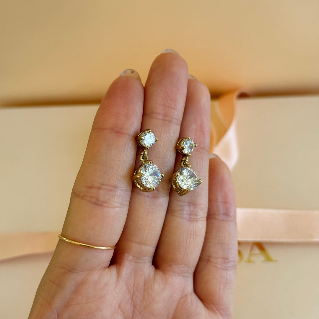 Round dangling zircone gold plated earrings