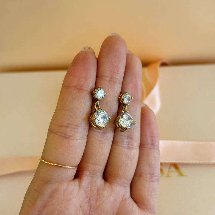 Round dangling zircone gold plated earrings