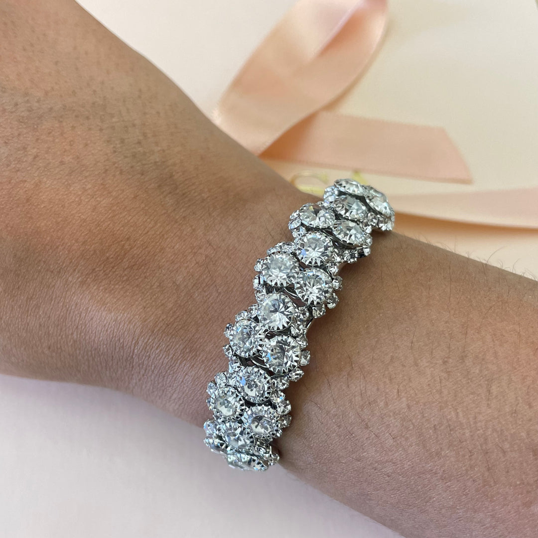 Elegant bangle