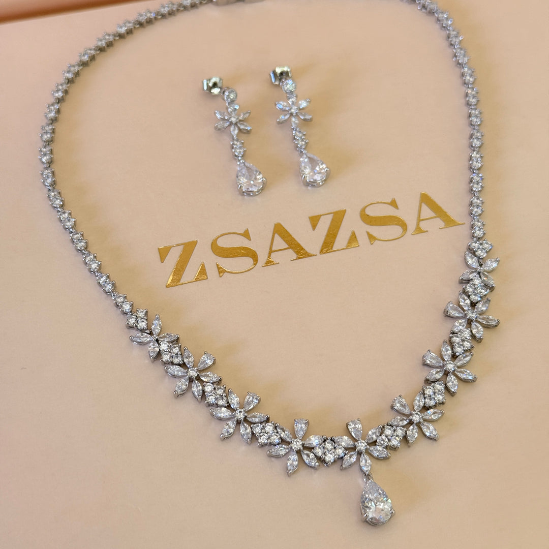 Flower and teardrop zircone silver set