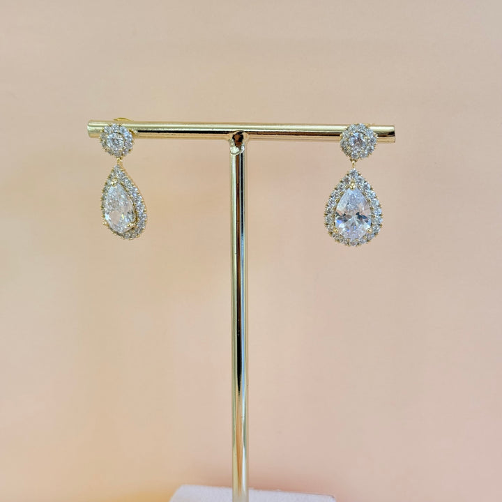Round and teardrop zircone gold plated earrings