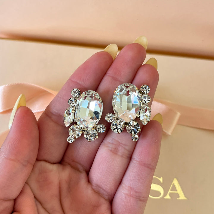Oval Swarovski crystals gold plated studs