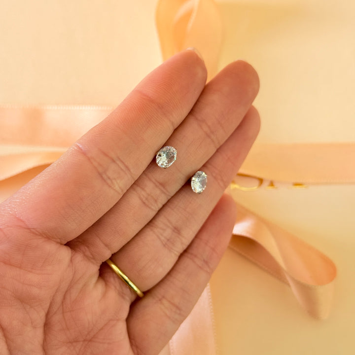 Medium zircone solitaire studs