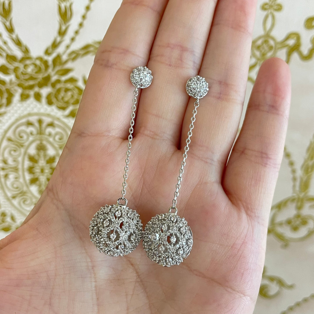 Ball elegant earrings