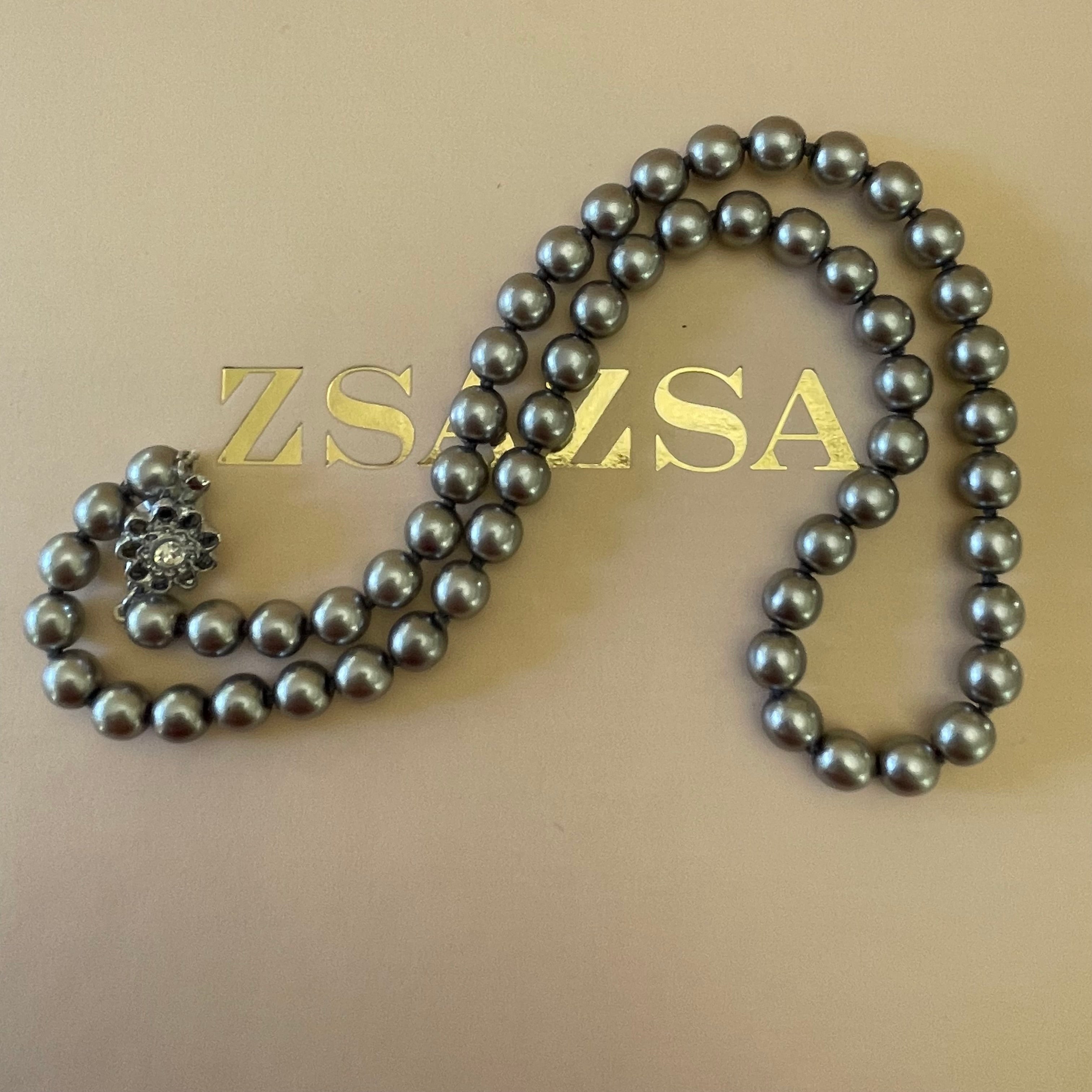 Dark grey mallorca necklace