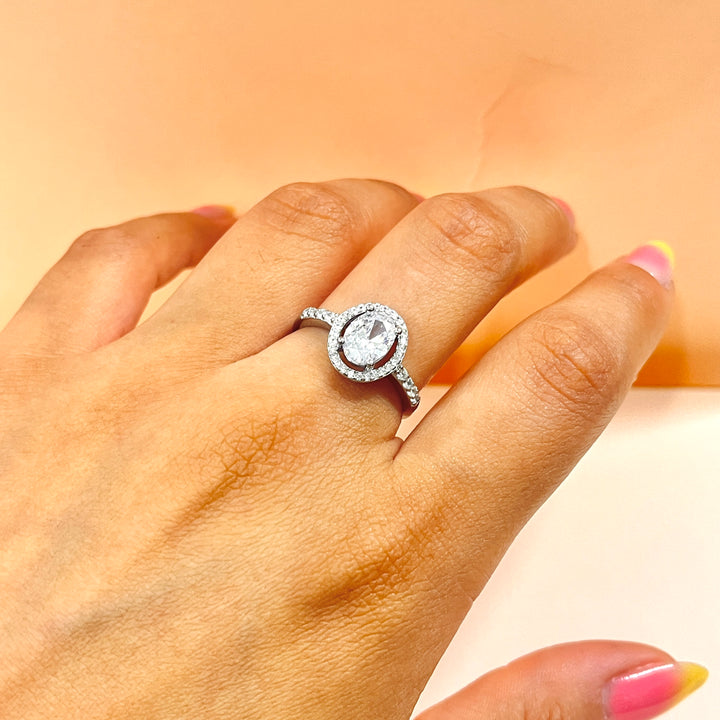 Zircone oval sterling silver ring