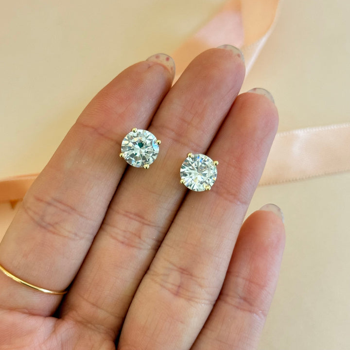 Medium size zircone solitaire gold plated earrings