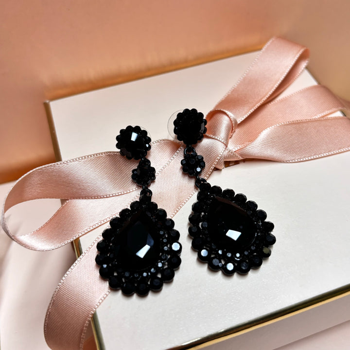 Teardrop all black earrings
