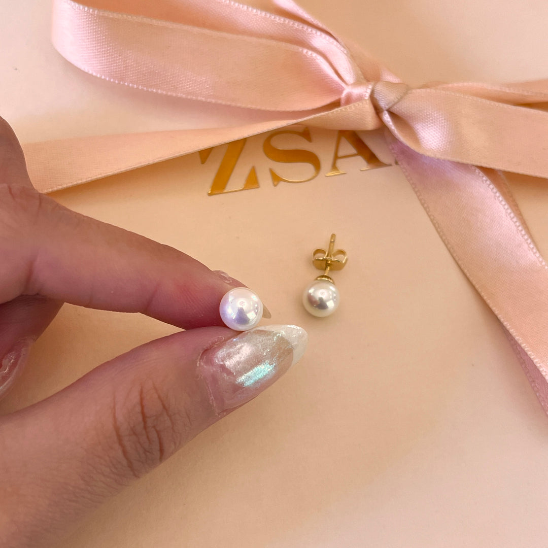 White Mallorca pearls gold plated studs