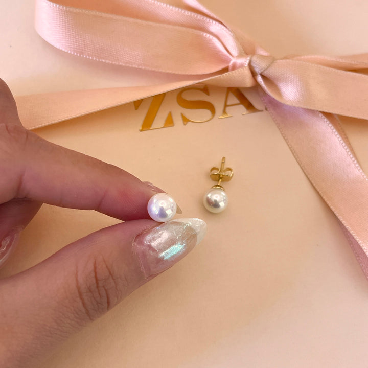 White Mallorca pearls gold plated studs