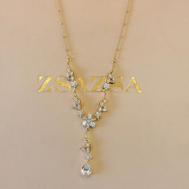 Teardrop and flower zircone gold plated set