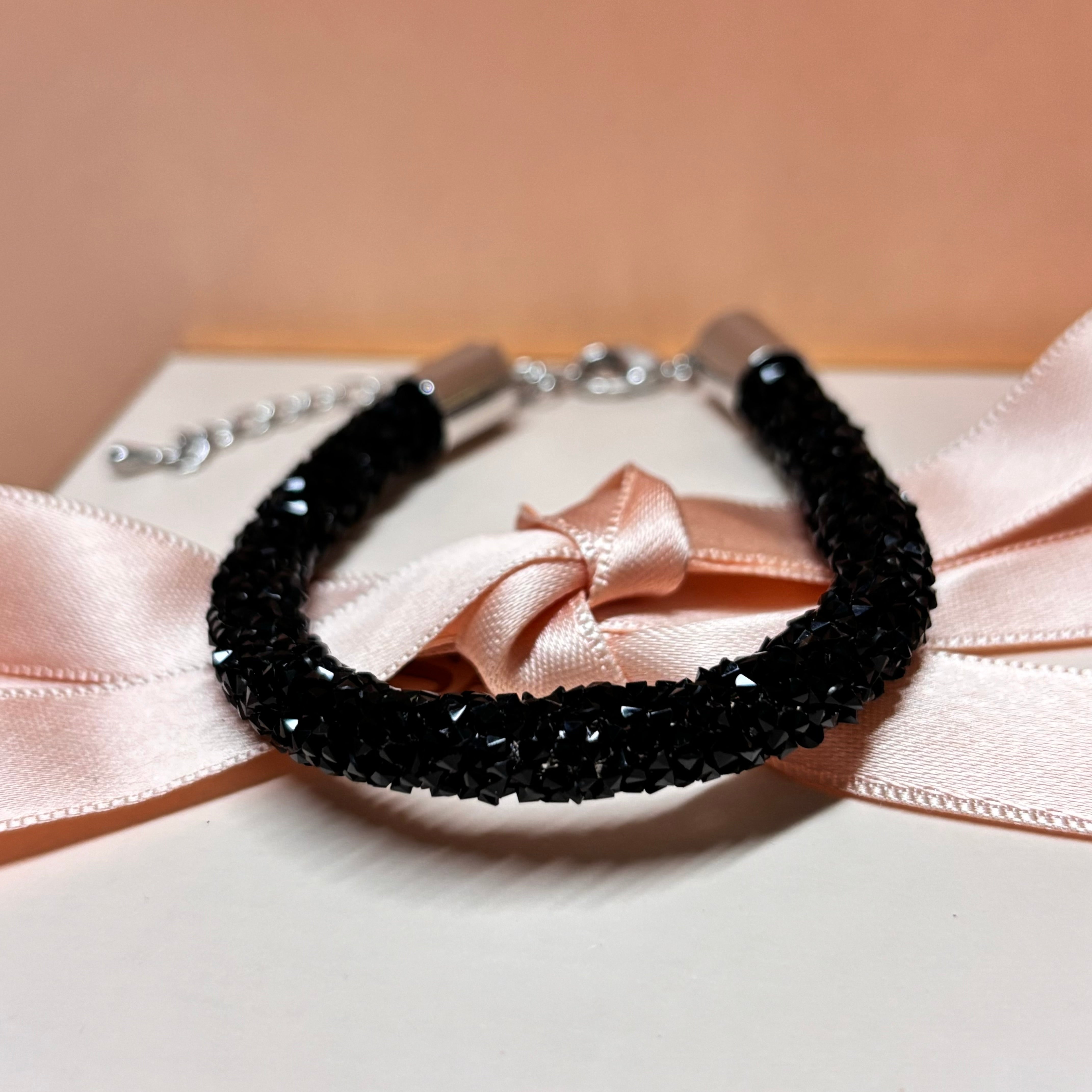 Elegant black bracelet