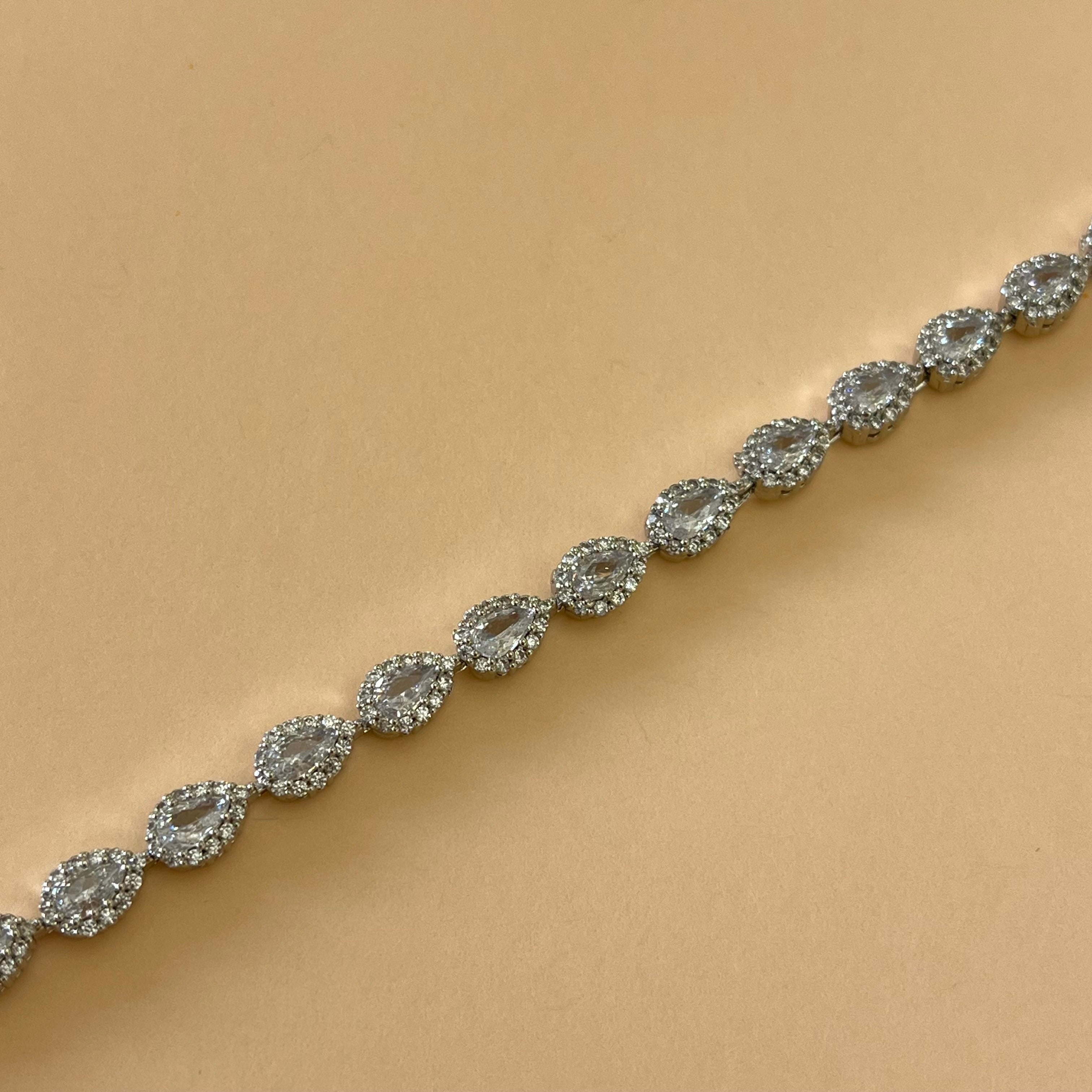 Silver zircone teardrop bracelet