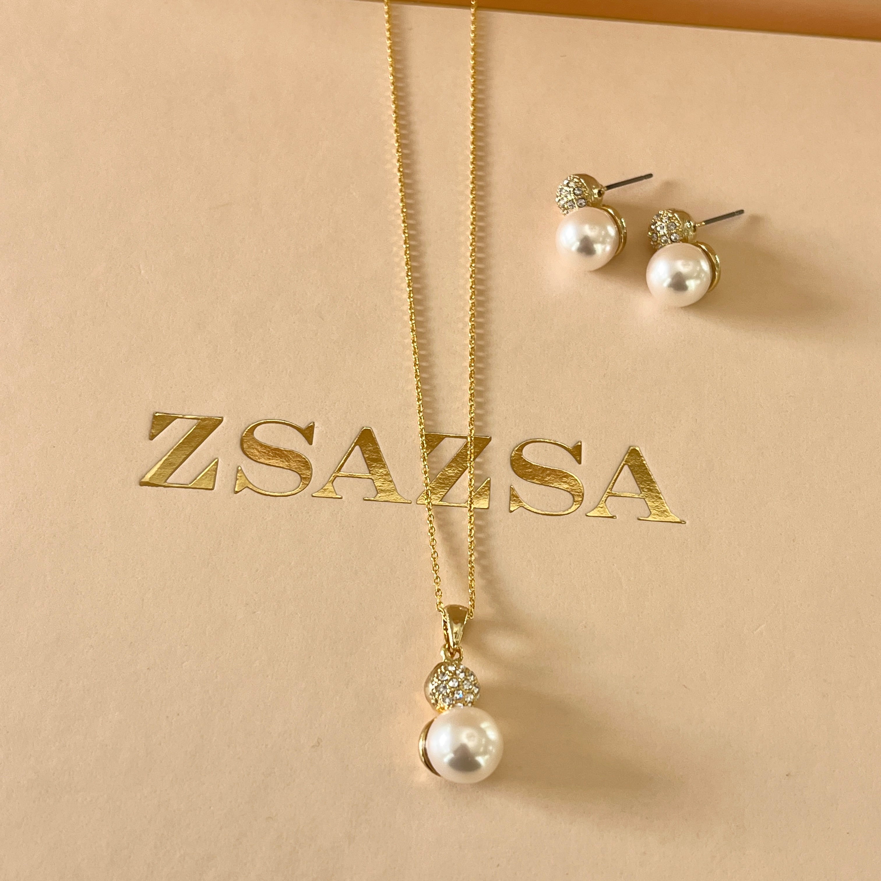 Elegant white pearl & gold set