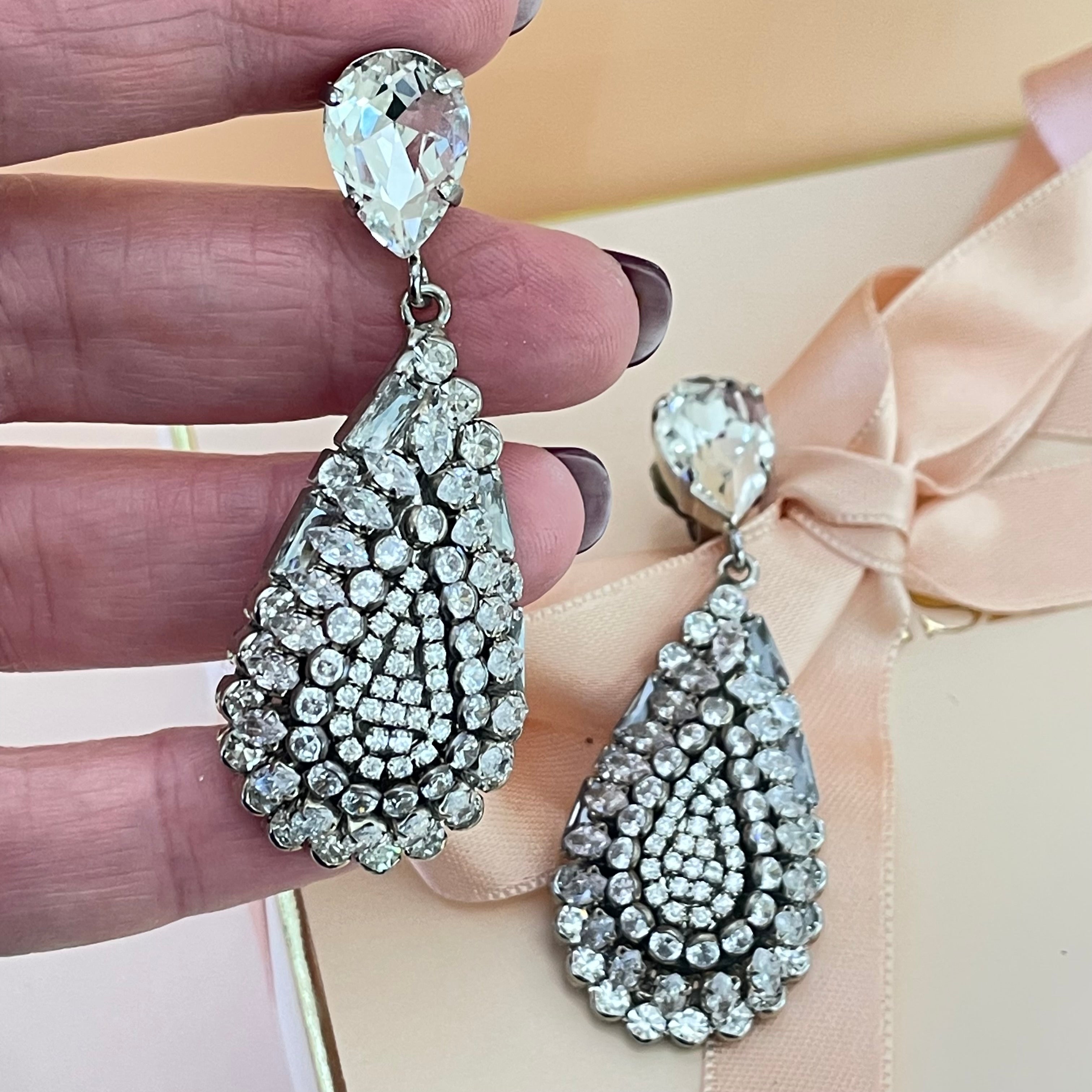 Stunning teardrop earrings