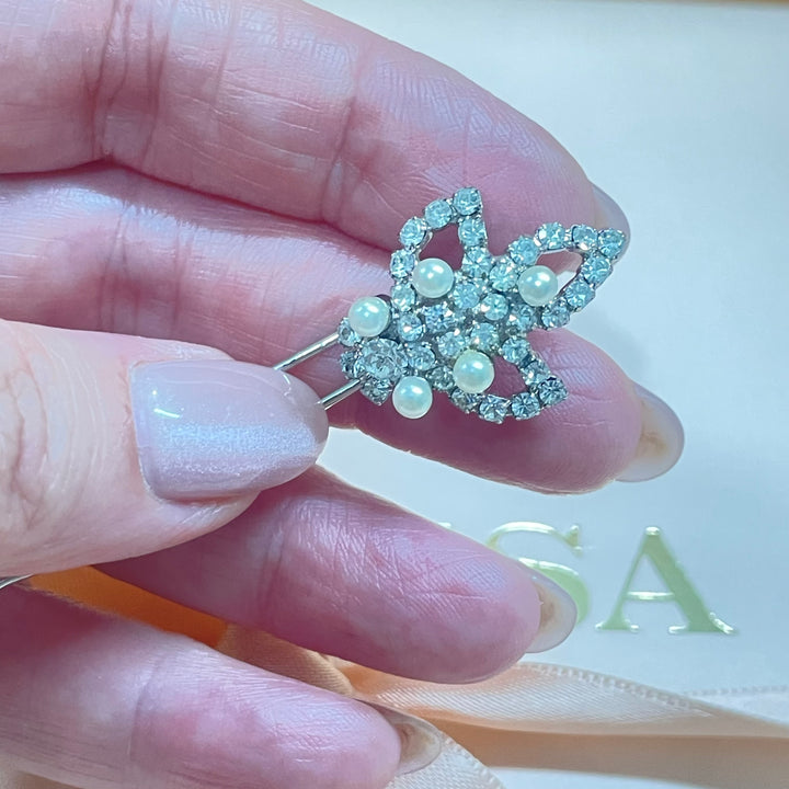 3 leaf hair pin