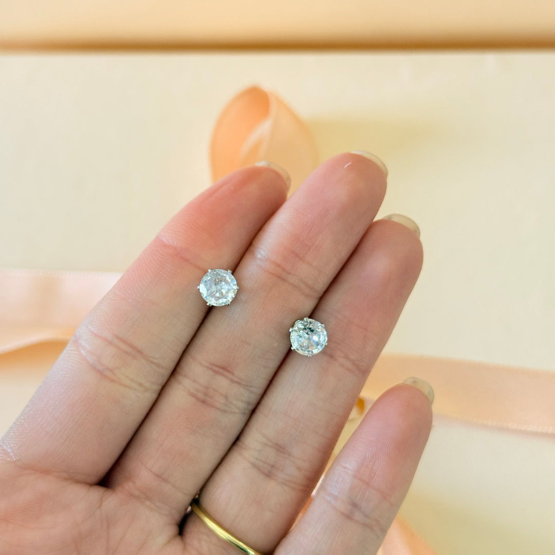 Medium solitaire zircone silver studs