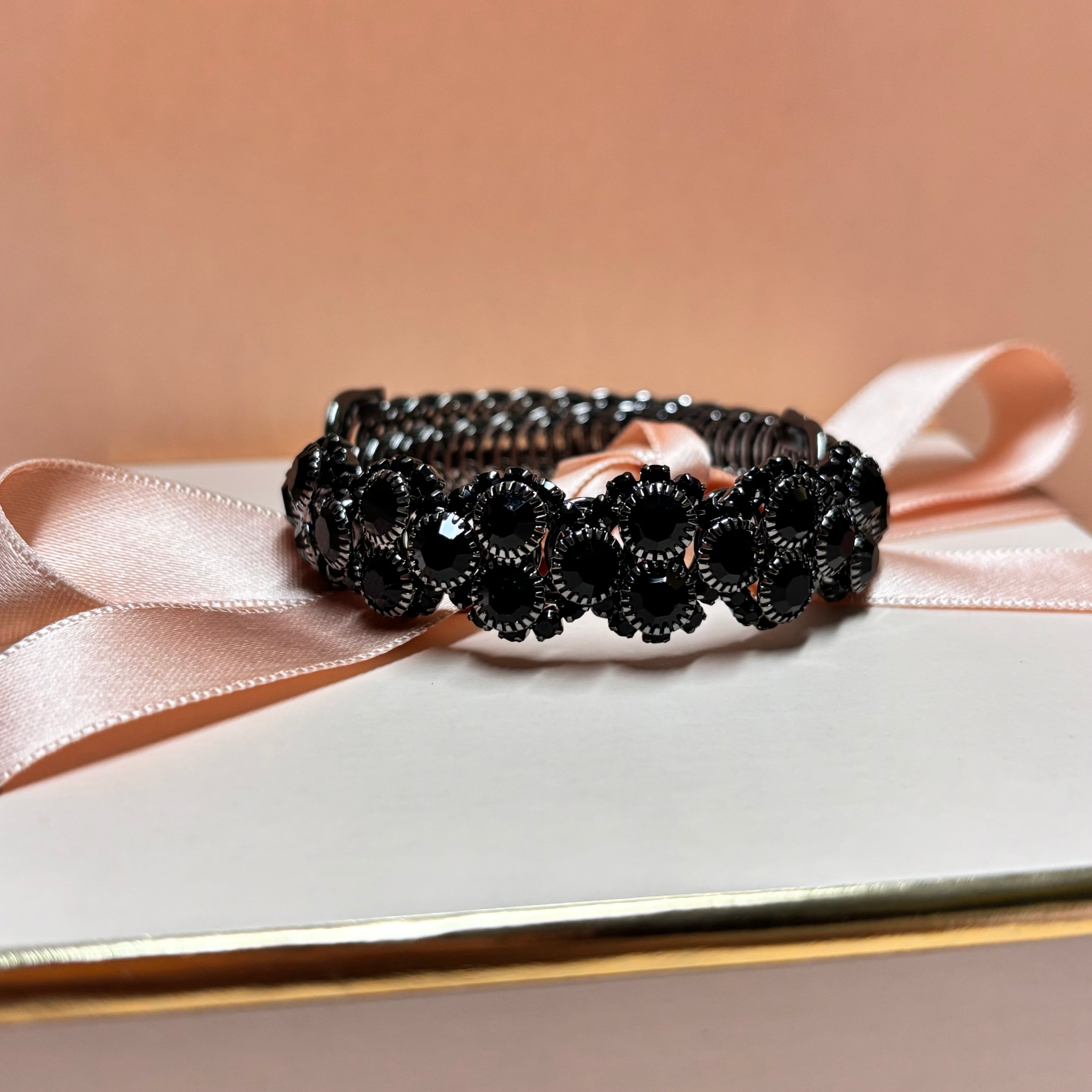 Elegant black bangle