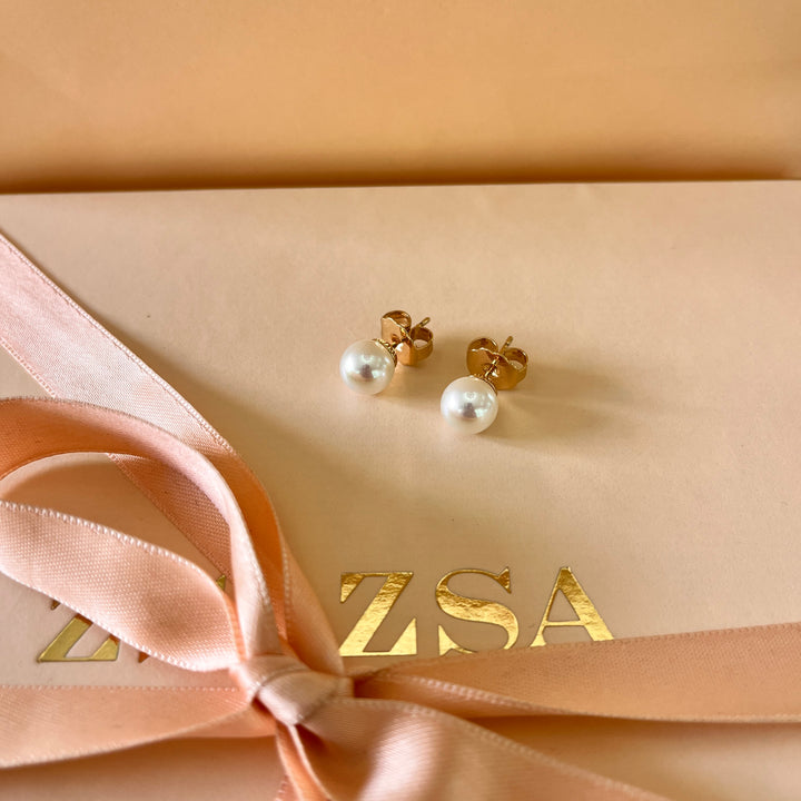 White Mallorca pearls gold plated studs