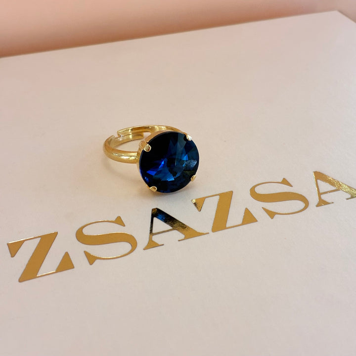 Round navy blue preciosa crystals set