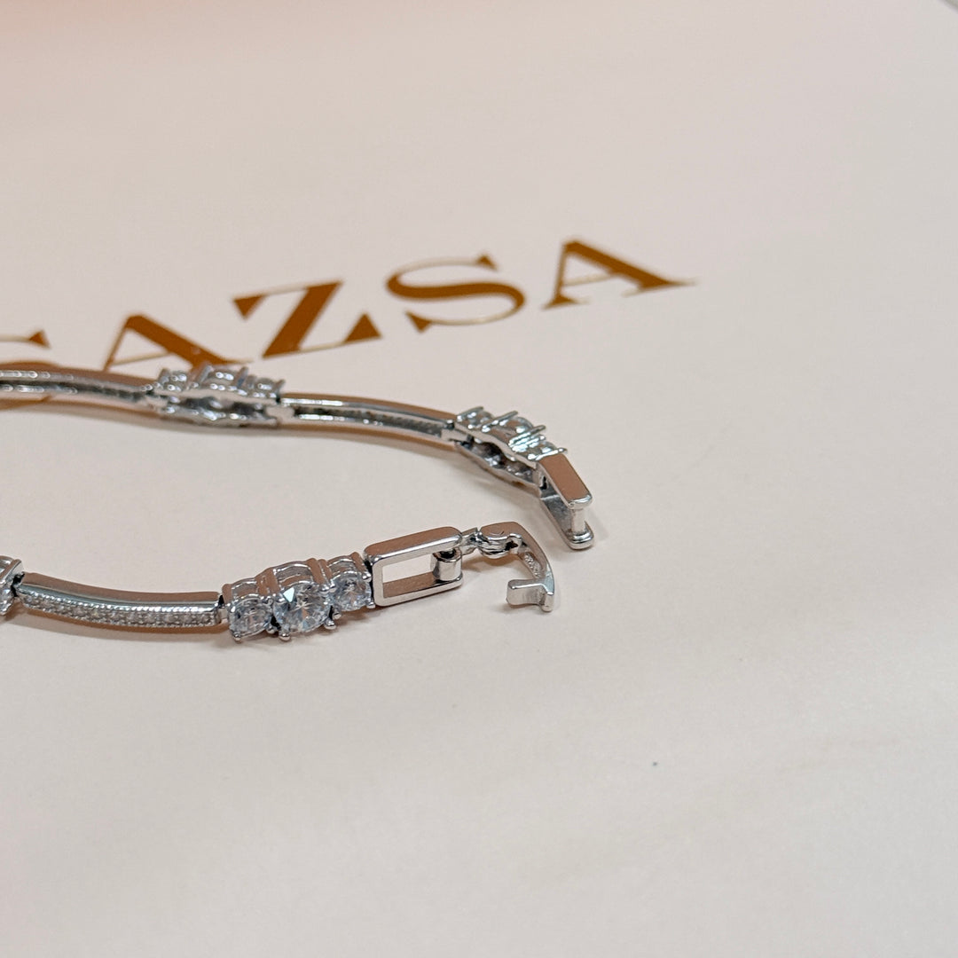 Dainty zircone sterling silver bracelet