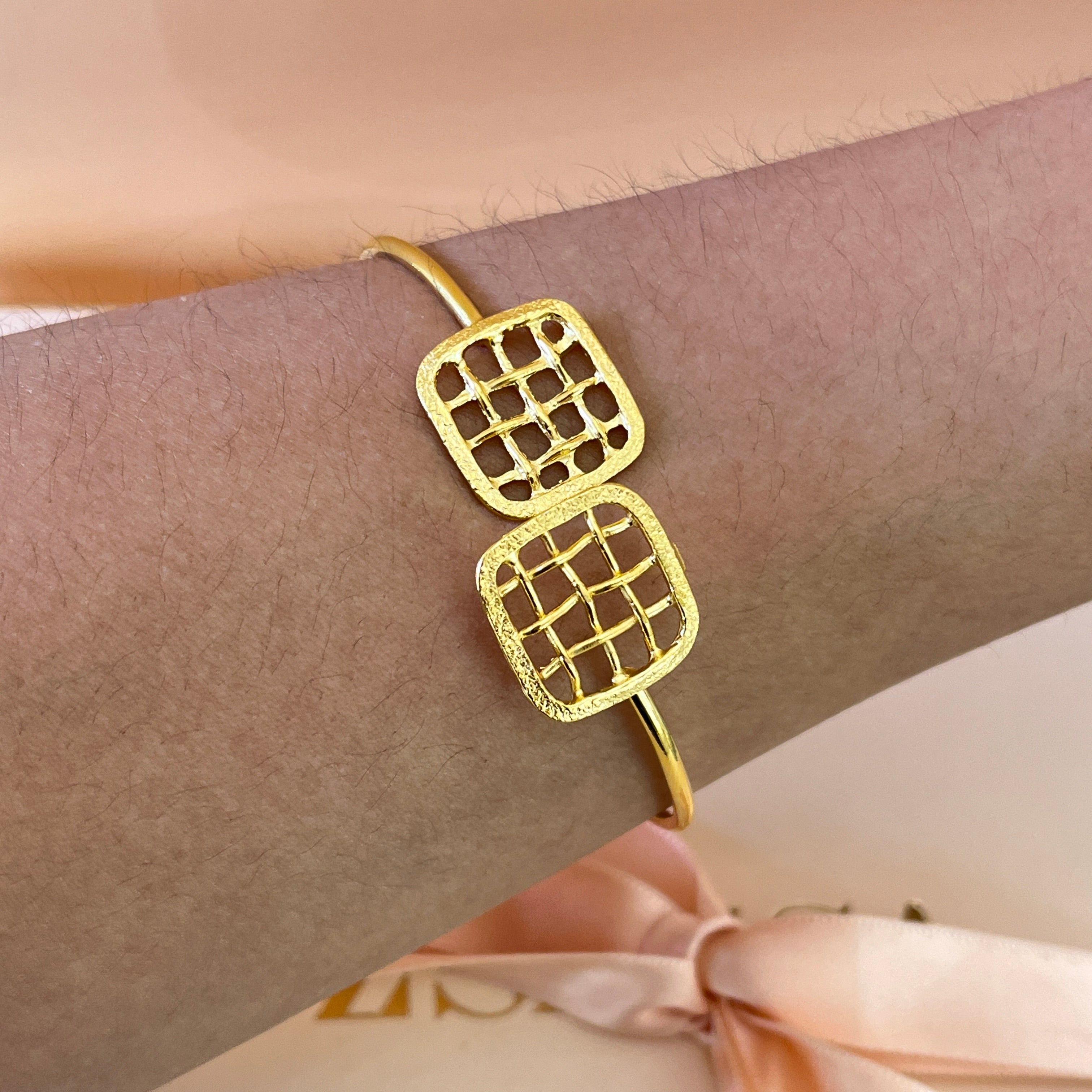 Grid gold handmade set