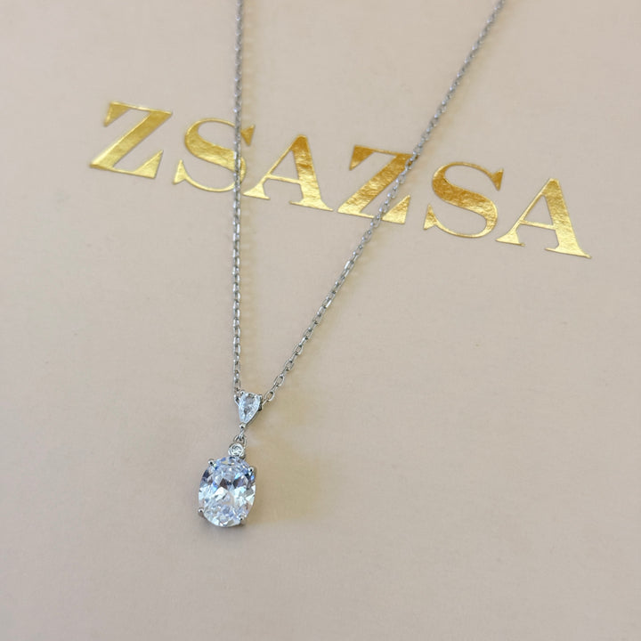 Oval and teardrop zircone sterling singer pendant