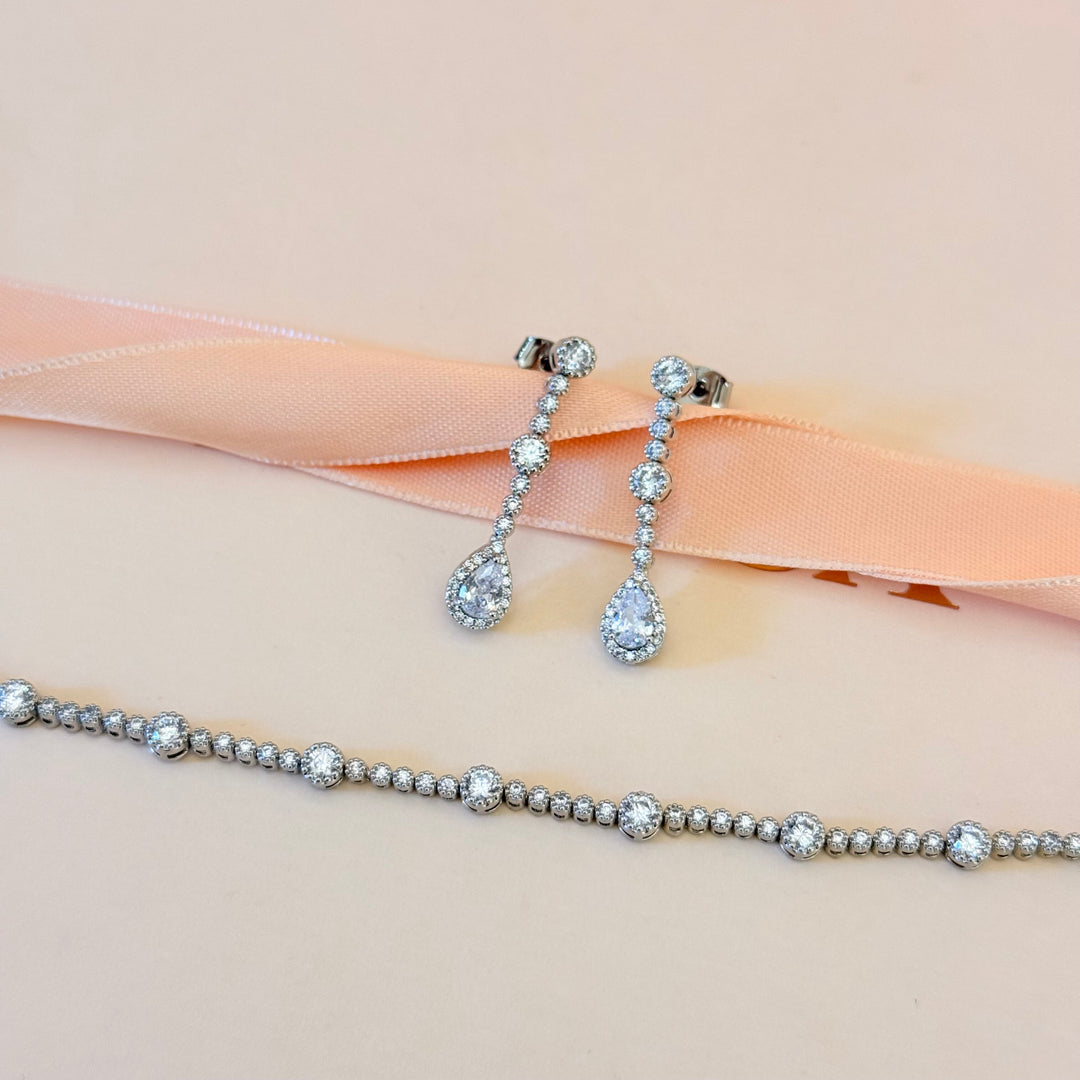 Dainty teardrop zircone silver earrings and bracelet