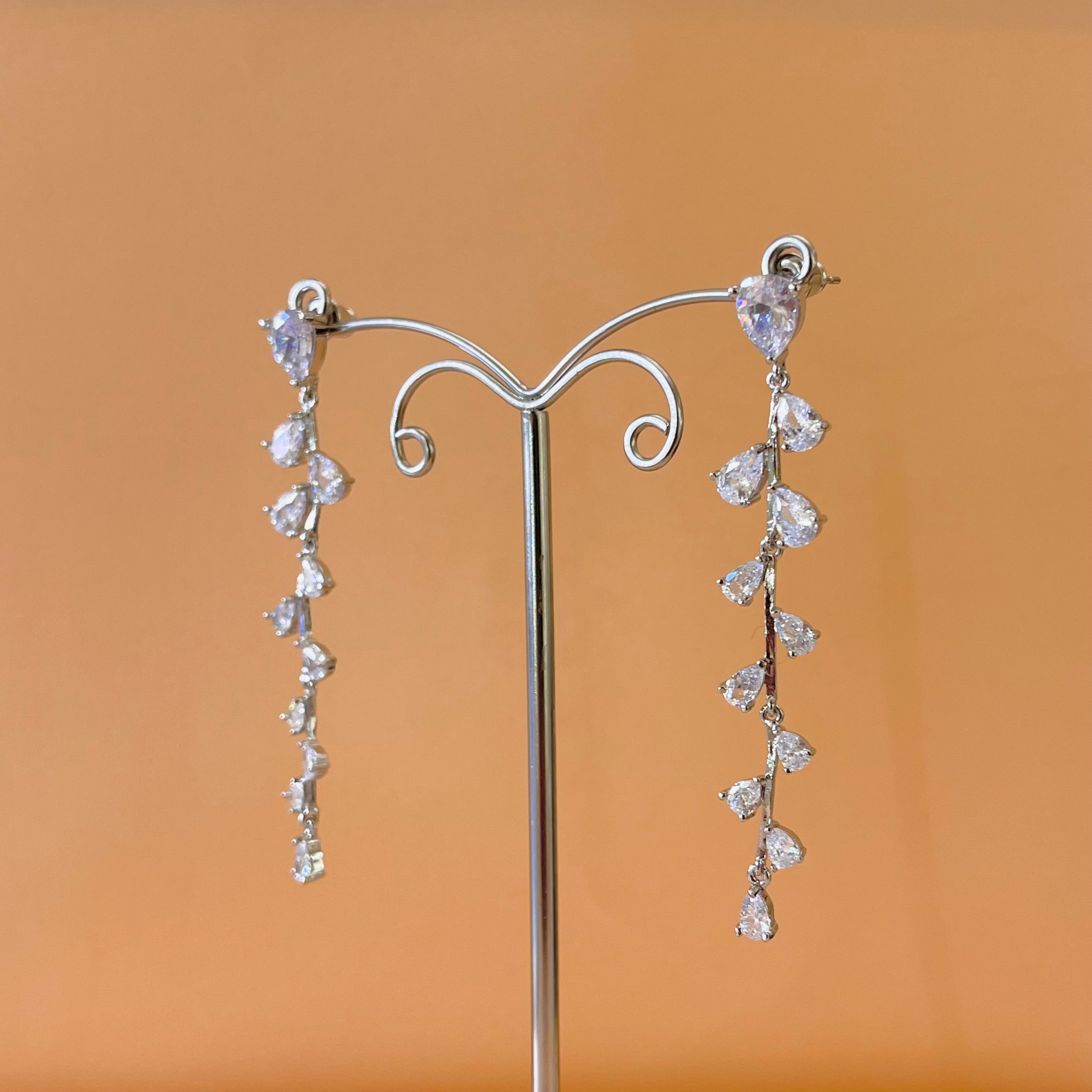 Silver zircone teardrop earrings